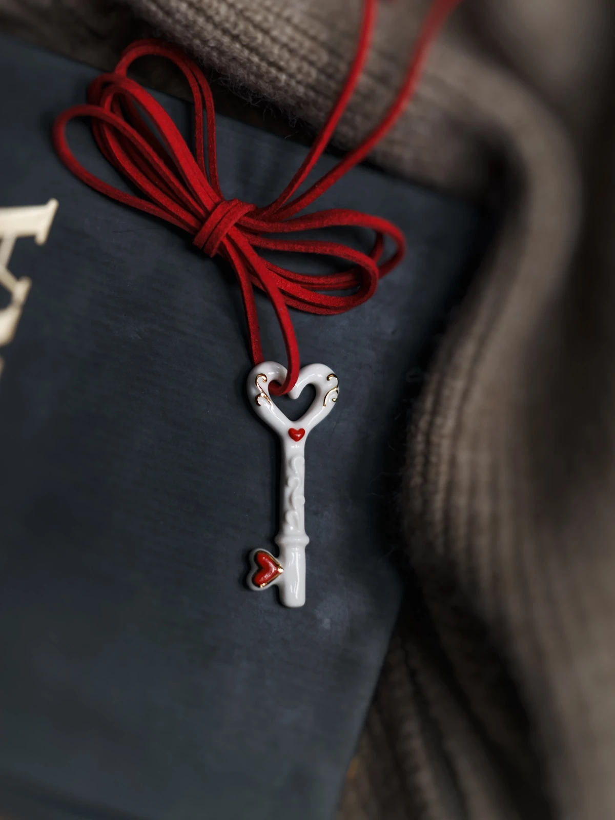 Керамічна підвіска ключ Дивосвіт